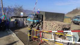Peacekeepers' supply vehicles pass unhindered along  Lachin road (PHOTO/VIDEO)