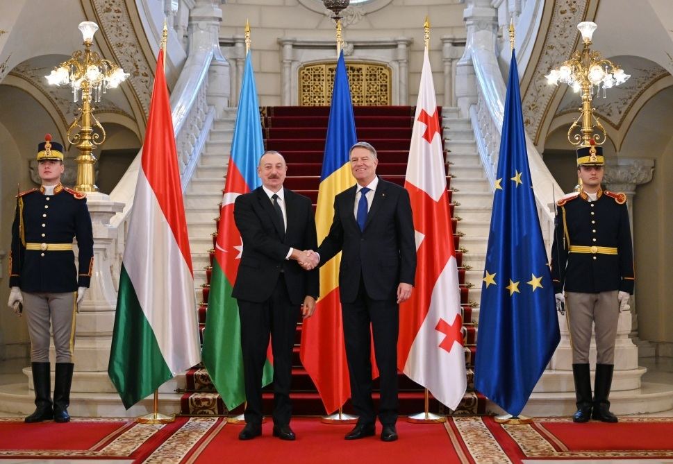 President Ilham Aliyev takes part in plenary session dedicated to signing of Agreement on strategic partnership in field of development and transfer of green energy (PHOTO/VIDEO)