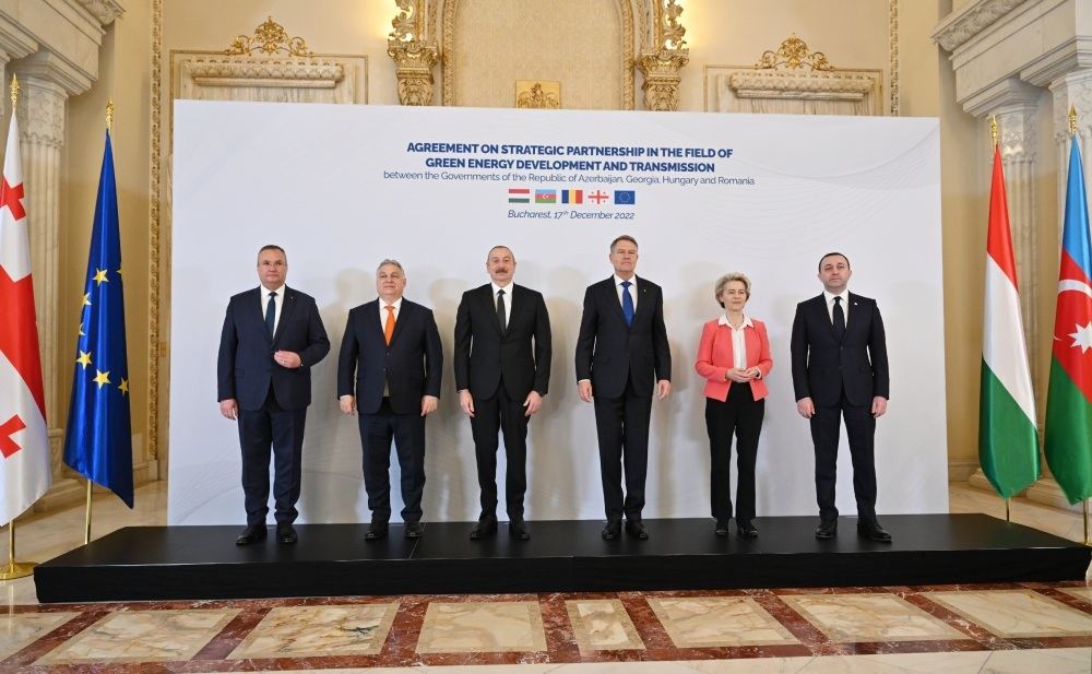 President Ilham Aliyev takes part in plenary session dedicated to signing of Agreement on strategic partnership in field of development and transfer of green energy (PHOTO/VIDEO)