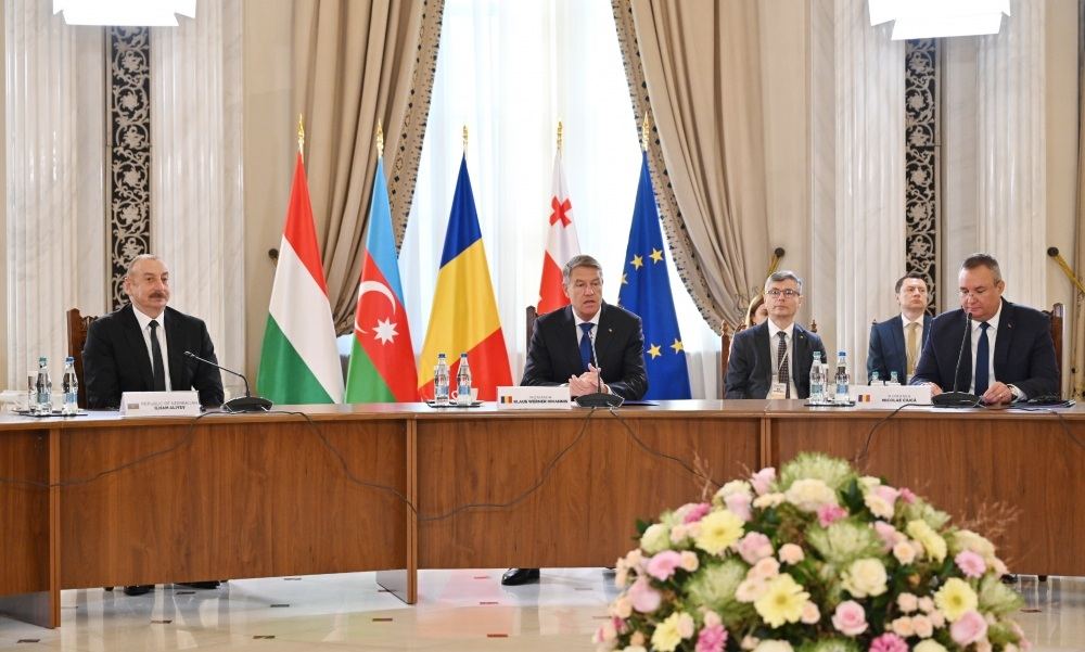 President Ilham Aliyev takes part in plenary session dedicated to signing of Agreement on strategic partnership in field of development and transfer of green energy (PHOTO/VIDEO)