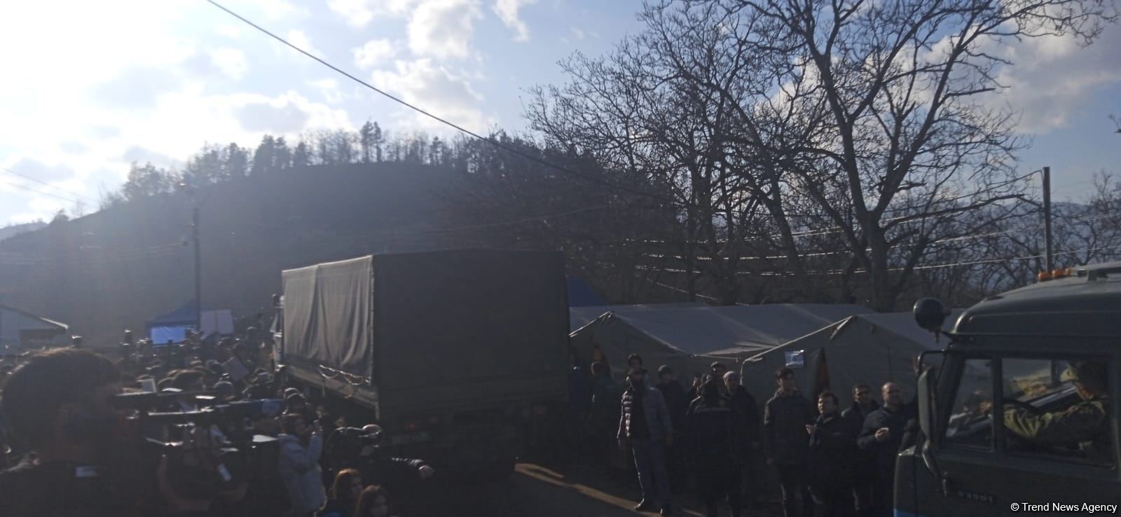 Peacekeepers' supply vehicles pass unhindered along  Lachin road (PHOTO/VIDEO)