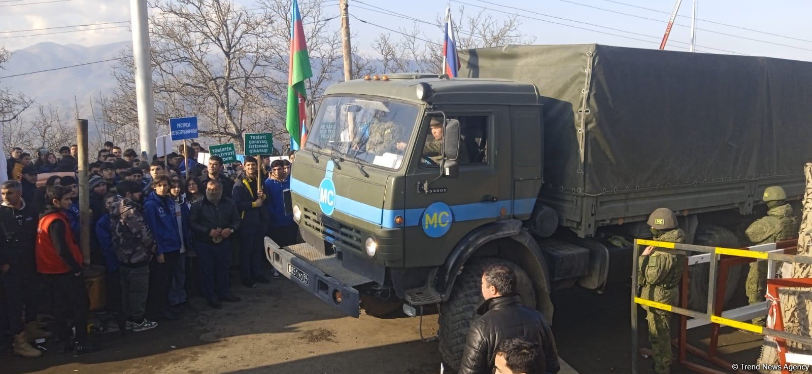 Peacekeepers' supply vehicles pass unhindered along  Lachin road (PHOTO/VIDEO)