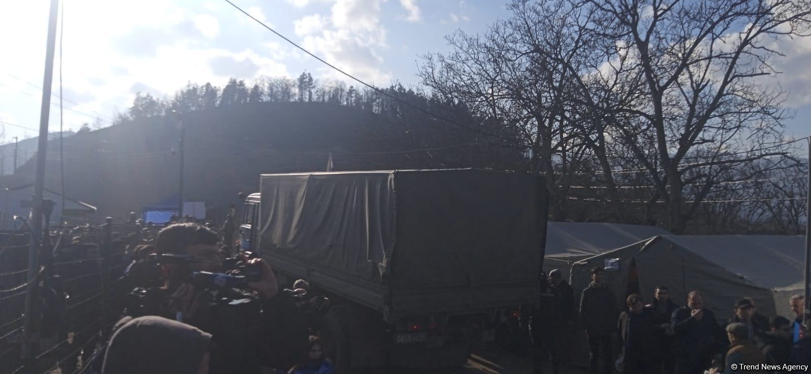 Peacekeepers' supply vehicles pass unhindered along  Lachin road (PHOTO/VIDEO)