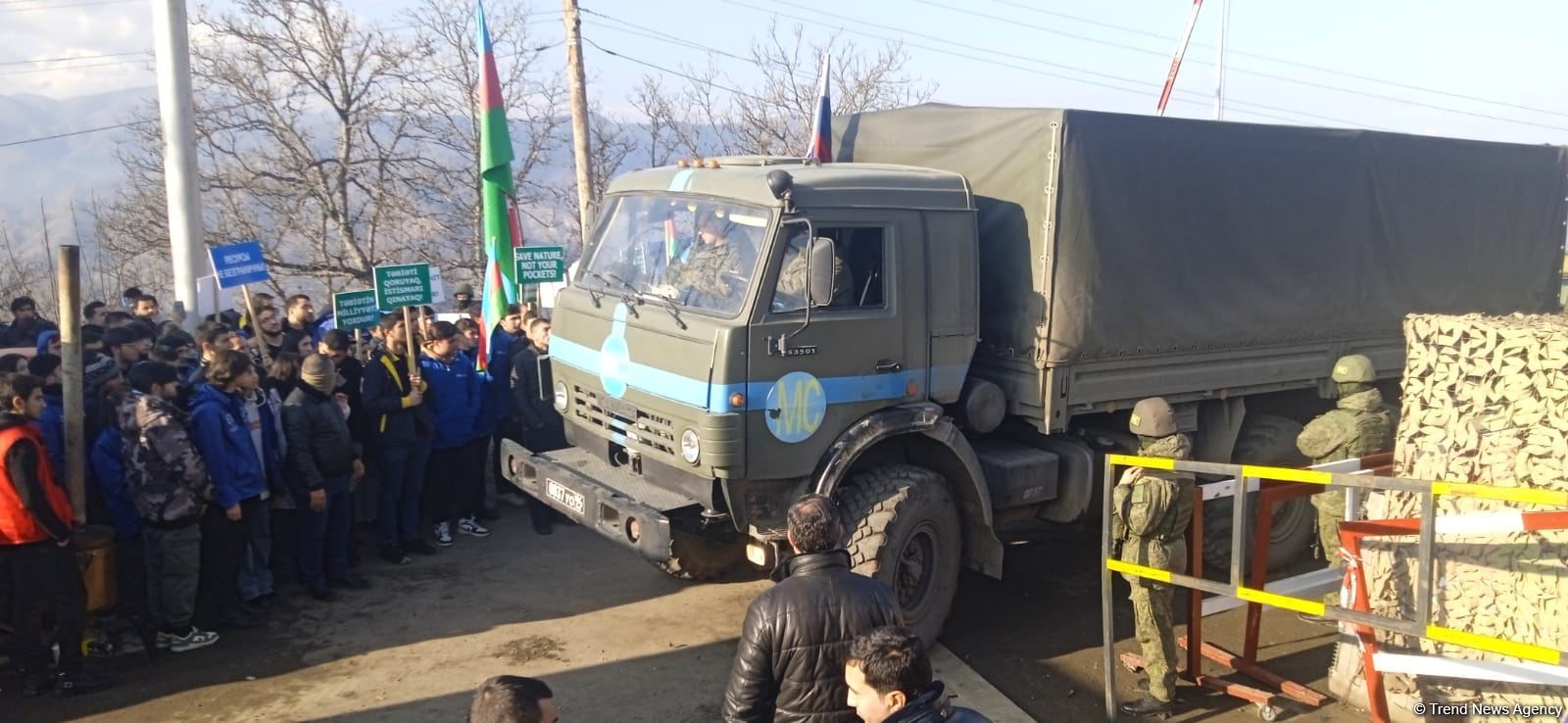 Peacekeepers' supply vehicles pass unhindered along  Lachin road (PHOTO/VIDEO)