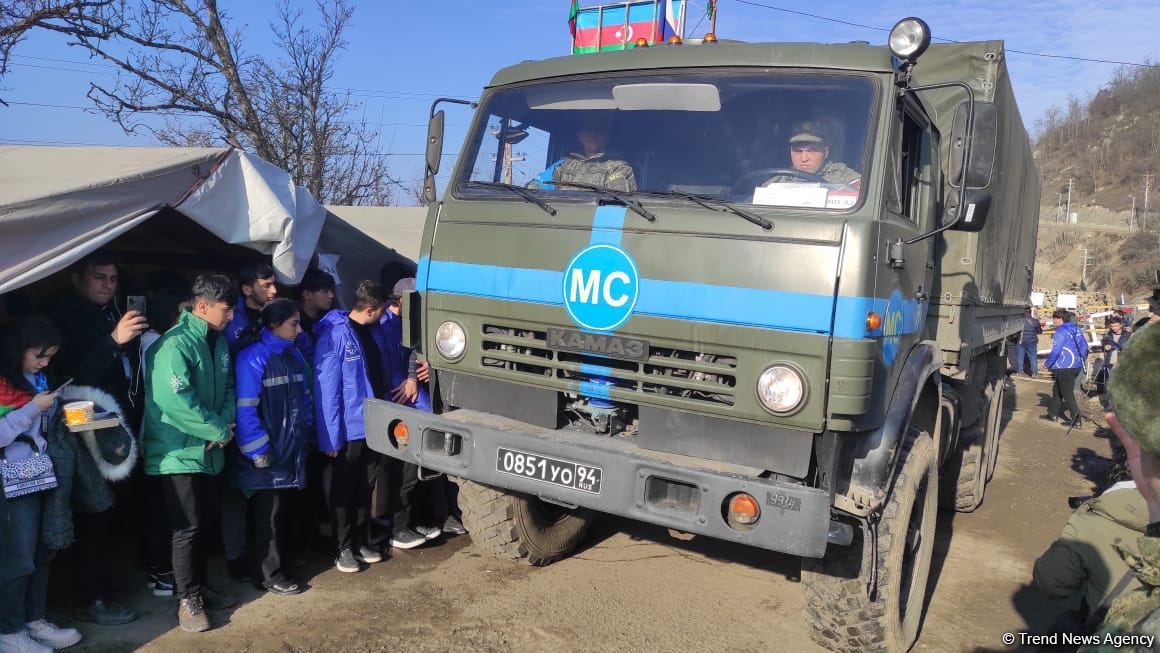 Peacekeepers' supply vehicles pass unhindered along  Lachin road (PHOTO/VIDEO)