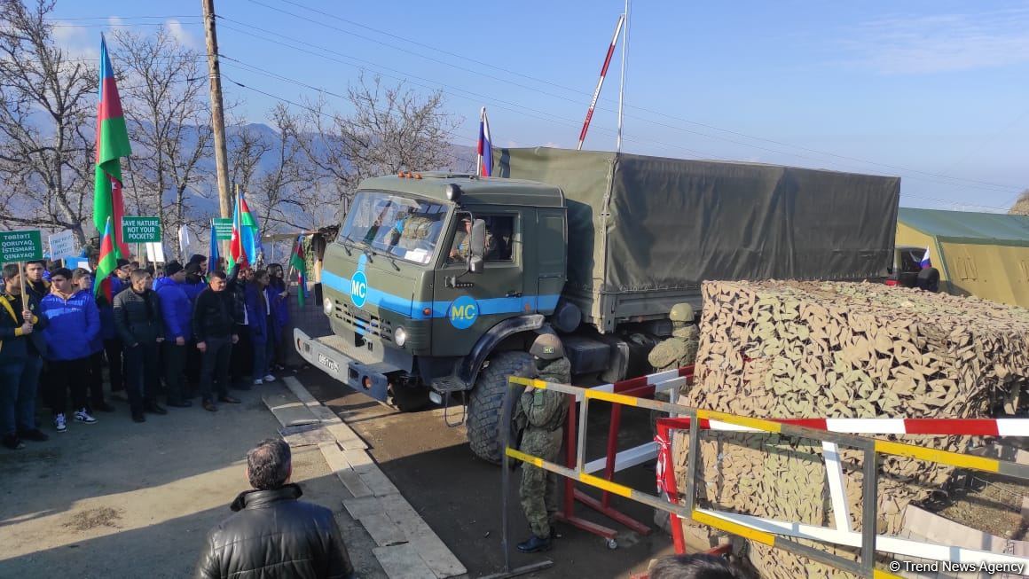 Peacekeepers' supply vehicles pass unhindered along  Lachin road (PHOTO/VIDEO)