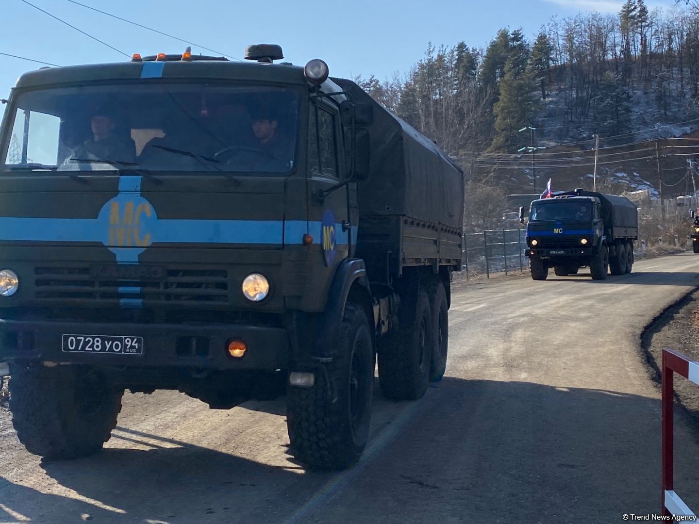 Russian Peacekeepers' supply vehicles pass freely along Azerbaijan's Lachin road (PHOTO)