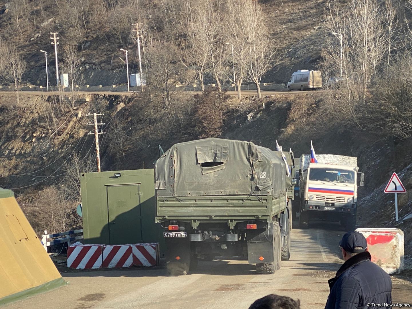 Russian Peacekeepers' supply vehicles pass freely along Azerbaijan's Lachin road (PHOTO)