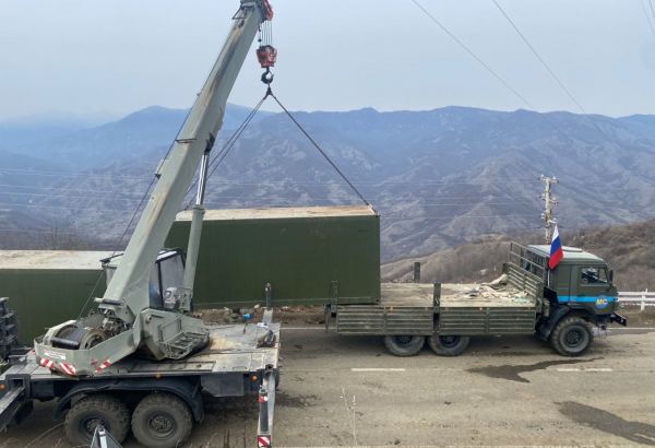 Peacekeepers changing place of their containers on area of peaceful protests near Azerbaijan's Shusha (PHOTO)