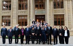 President Ilham Aliyev views conditions created at administrative building of Western Azerbaijan Community (PHOTO/VIDEO)