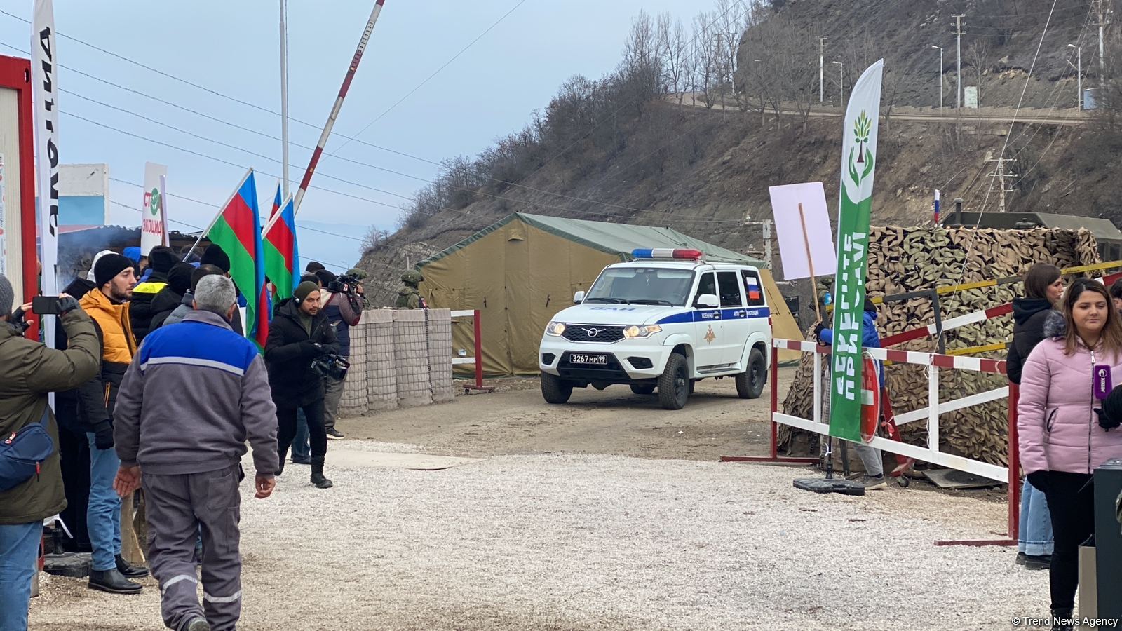 Eight more supply vehicles of Russian peacekeepers' pass through Lachin road (PHOTO)