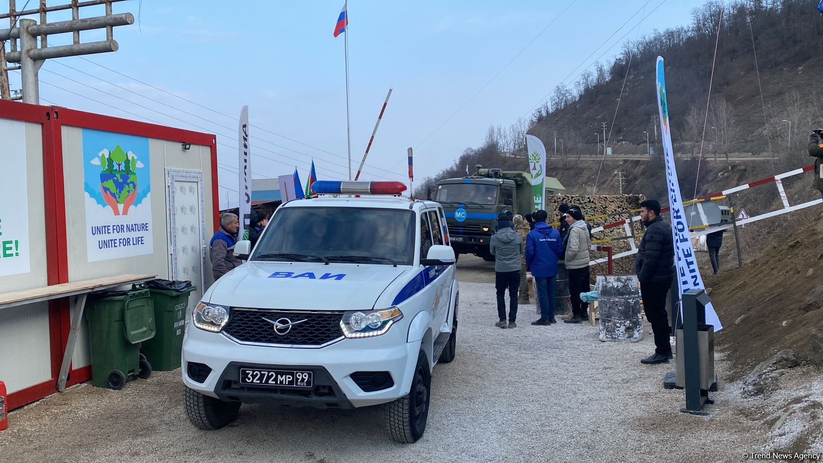 Supply vehicles of Russian peacekeepers pass through Azerbaijan's Lachin road (PHOTO/VIDEO)