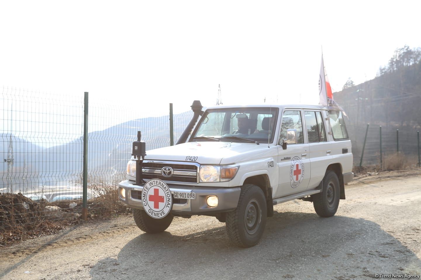 Vehicles of International Committee of Red Cross pass along Azerbaijan's Lachin road (PHOTO)