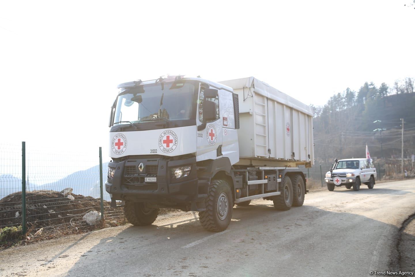 Vehicles of International Committee of Red Cross pass along Azerbaijan's Lachin road (PHOTO)