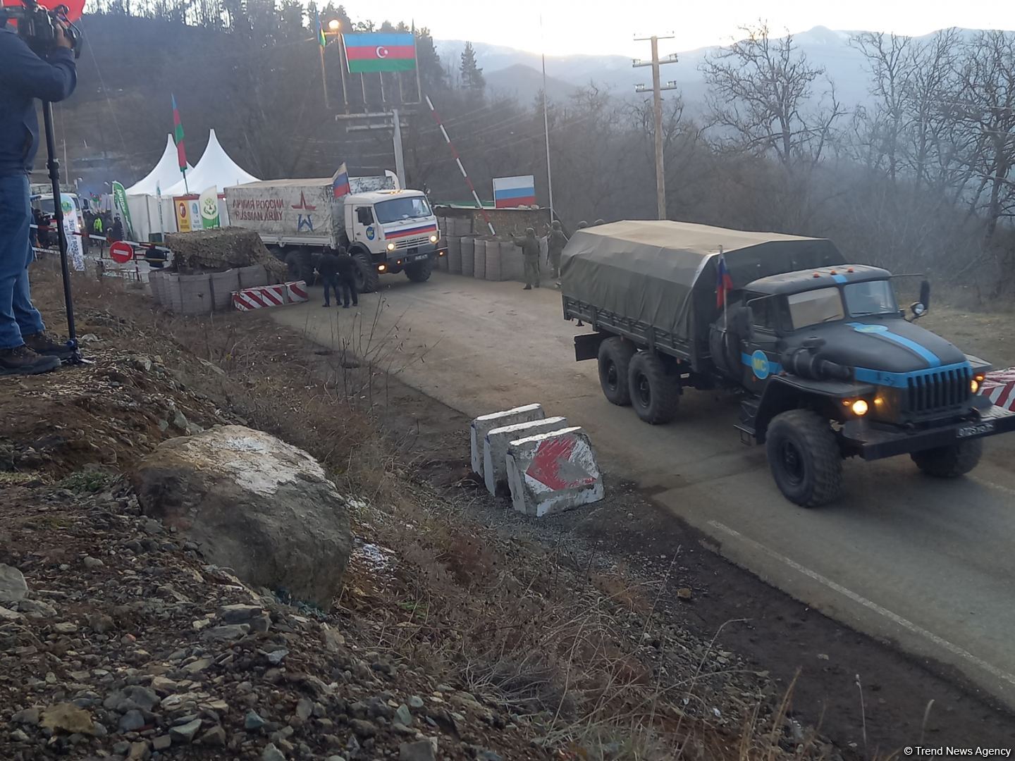 More vehicles of Russian peacekeepers pass freely along Azerbaijan's Lachin-Khankandi road (PHOTO)