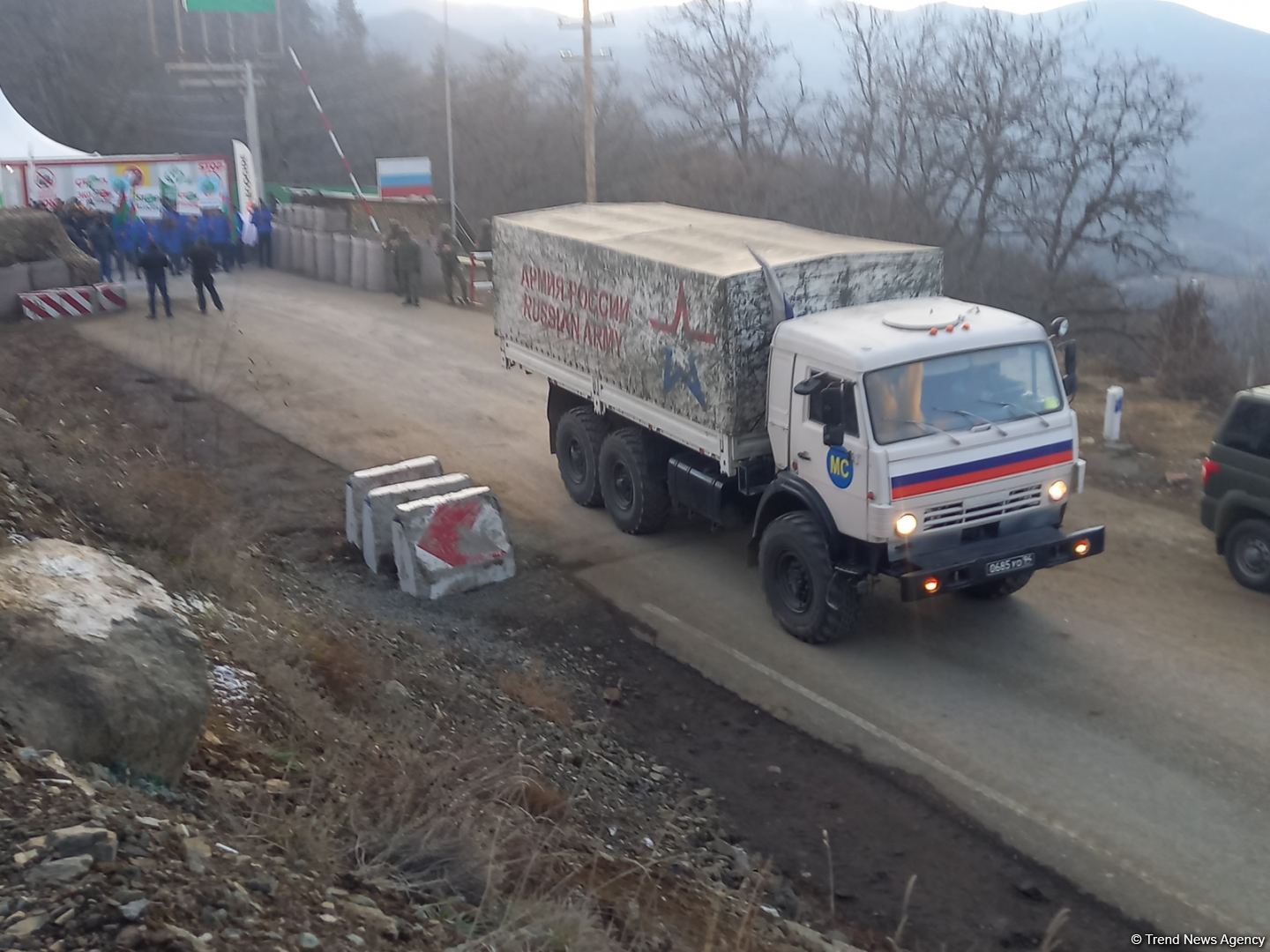 More vehicles of Russian peacekeepers pass freely along Azerbaijan's Lachin-Khankandi road (PHOTO)