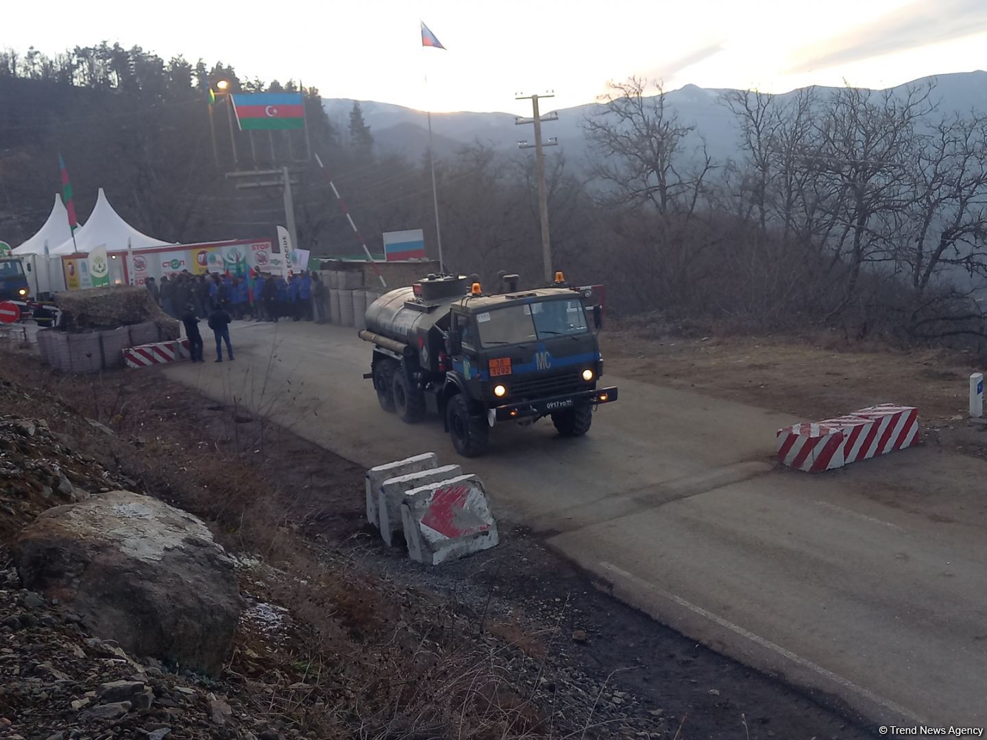 More vehicles of Russian peacekeepers pass freely along Azerbaijan's Lachin-Khankandi road (PHOTO)
