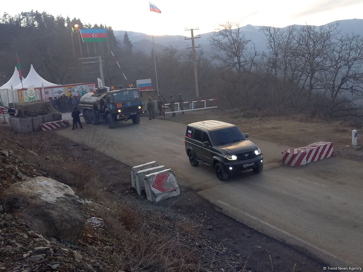 More vehicles of Russian peacekeepers pass freely along Azerbaijan's Lachin-Khankandi road (PHOTO)