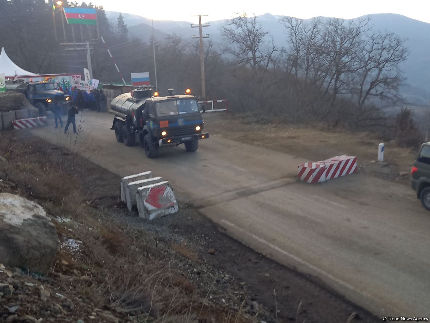 More vehicles of Russian peacekeepers pass freely along Azerbaijan's Lachin-Khankandi road (PHOTO)