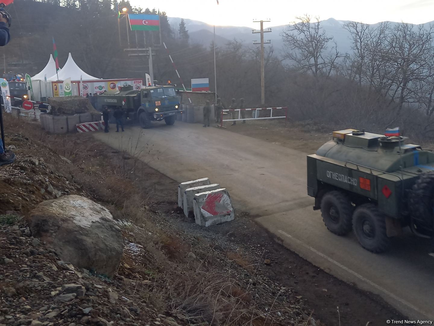 More vehicles of Russian peacekeepers pass freely along Azerbaijan's Lachin-Khankandi road (PHOTO)