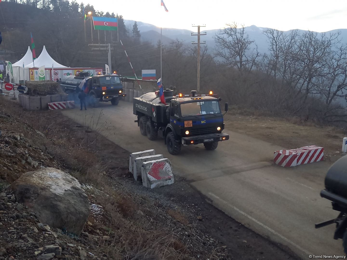 More vehicles of Russian peacekeepers pass freely along Azerbaijan's Lachin-Khankandi road (PHOTO)