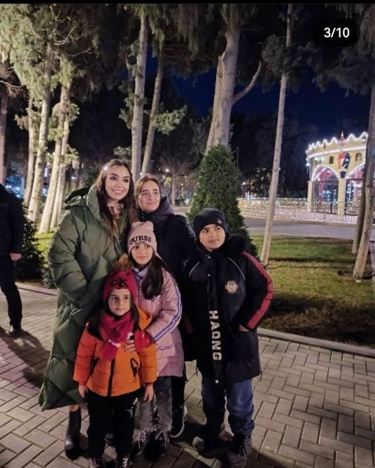 VP of Heydar Aliyev Foundation Leyla Aliyeva meets with residents of Baku (PHOTO)