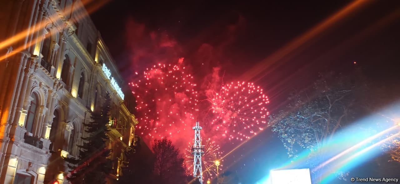 Capital of Azerbaijan welcomes 2023 with grand salute (PHOTO)
