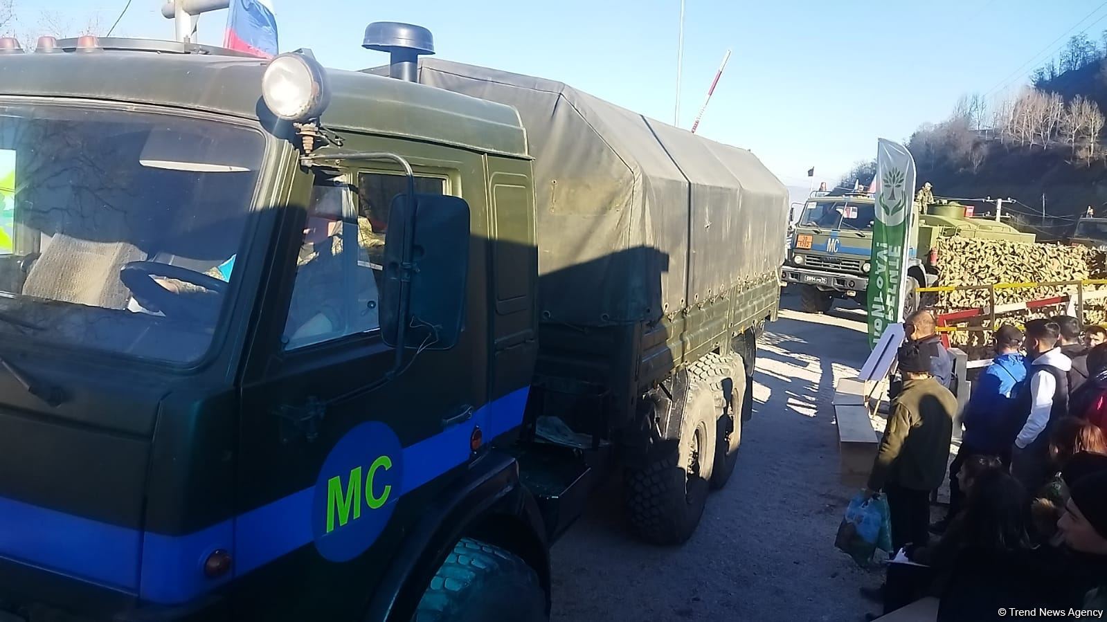 More supply vehicles of Russian peacekeepers pass along Azerbaijan's Lachin road (PHOTO)