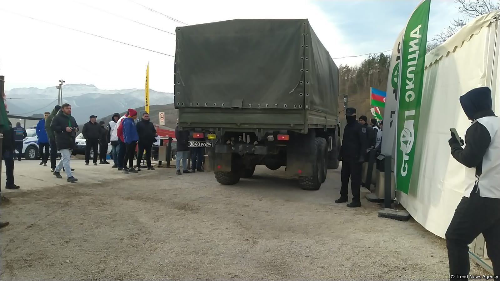 Supply car of Russian peacekeepers freely passes along Azerbaijan's Lachin-Khankendi road (PHOTO/VIDEO)