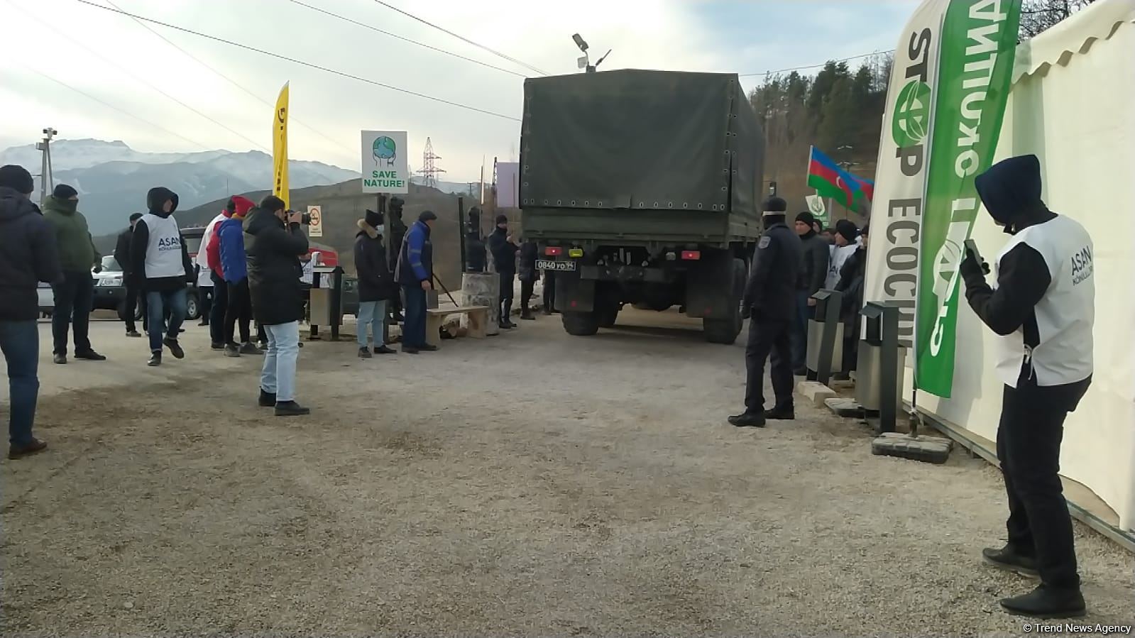 Supply car of Russian peacekeepers freely passes along Azerbaijan's Lachin-Khankendi road (PHOTO/VIDEO)