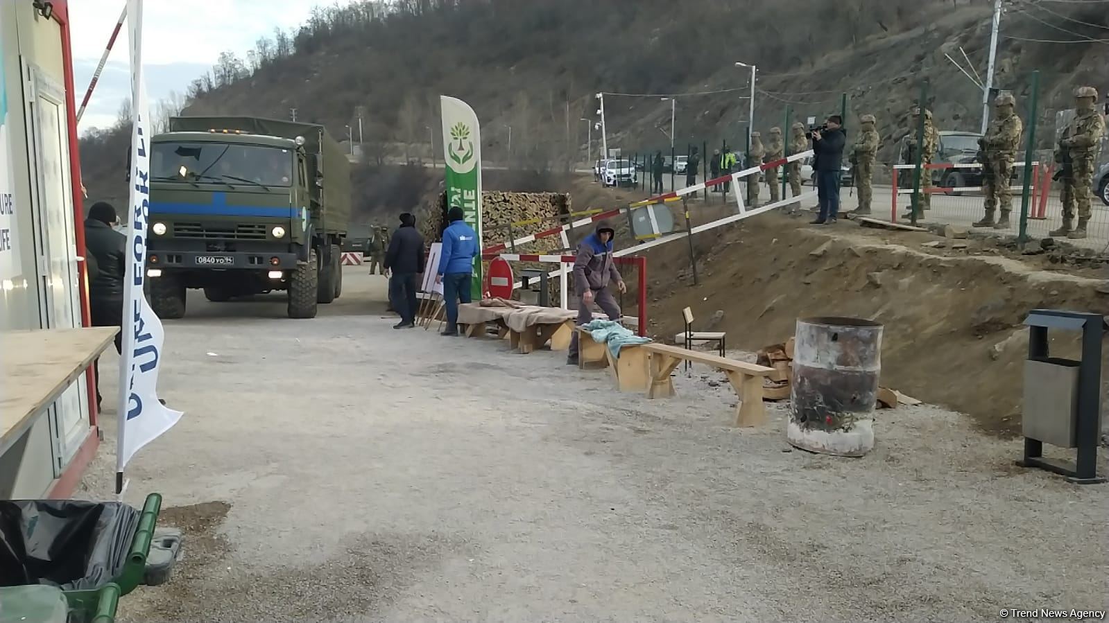 Supply car of Russian peacekeepers freely passes along Azerbaijan's Lachin-Khankendi road (PHOTO/VIDEO)