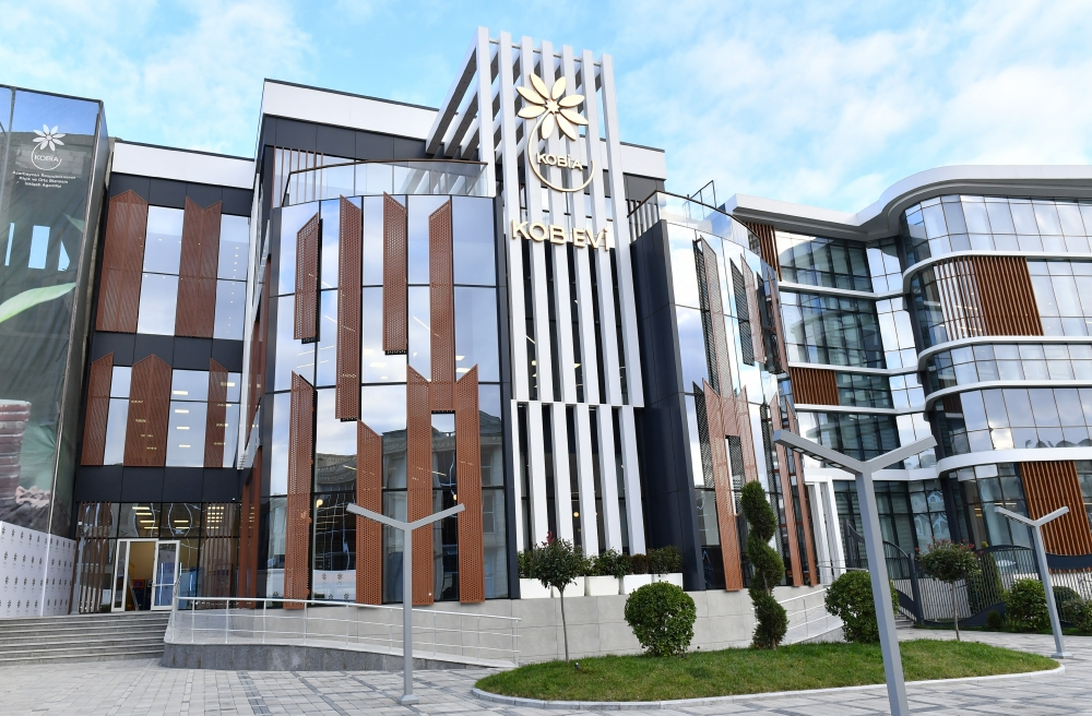 President Ilham Aliyev attends inauguration of “Baku SME house” (PHOTO/VIDEO)