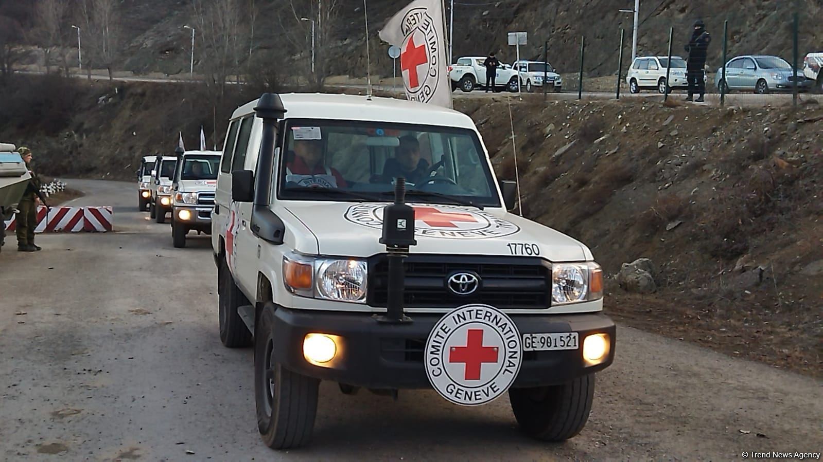 Vehicles of International Committee of Red Cross pass freely along Azerbaijan's Lachin road (PHOTO)