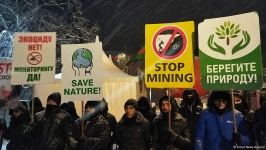 Peaceful protest continues on Azerbaijan's Lachin-Khankendi road despite cold weather (PHOTO)