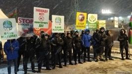 Peaceful protest continues on Azerbaijan's Lachin-Khankendi road despite cold weather (PHOTO)