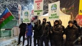 Peaceful protest continues on Azerbaijan's Lachin-Khankendi road despite cold weather (PHOTO)