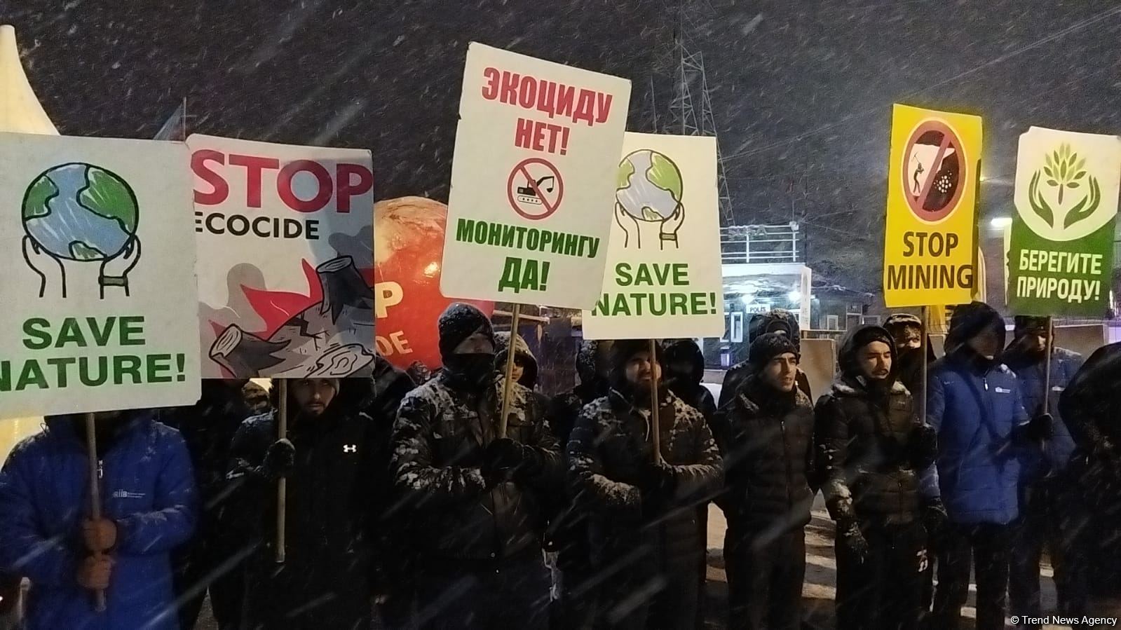 Peaceful protest continues on Azerbaijan's Lachin-Khankendi road despite cold weather (PHOTO)