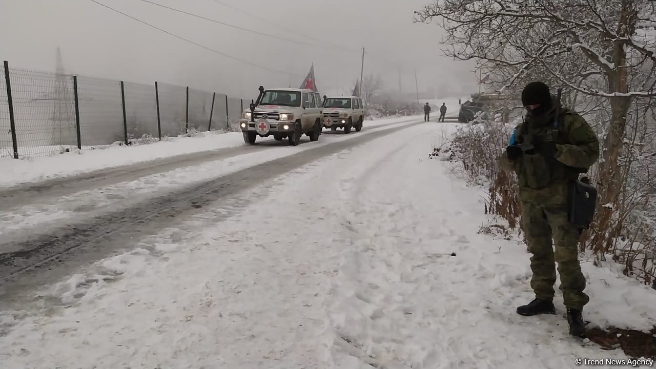 Two more ICRC vehicles pass freely along Azerbaijan's Lachin-Khankendi road (PHOTO) 