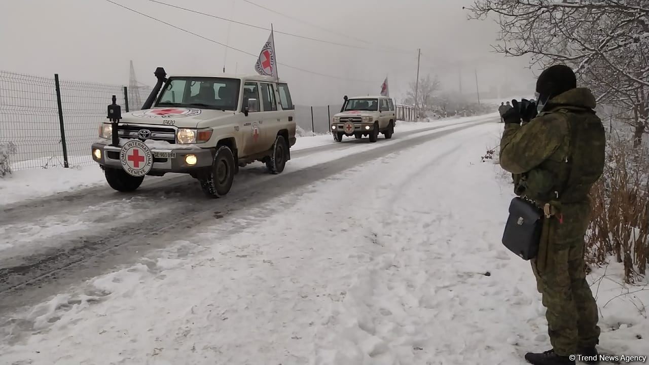 Two more ICRC vehicles pass freely along Azerbaijan's Lachin-Khankendi road (PHOTO) 