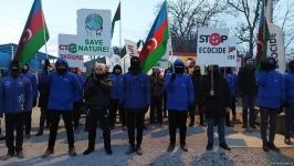 Peaceful protest continues on Azerbaijan's Lachin-Khankendi road despite cold weather (PHOTO)