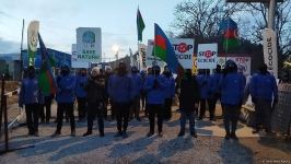 Peaceful protest continues on Azerbaijan's Lachin-Khankendi road despite cold weather (PHOTO)