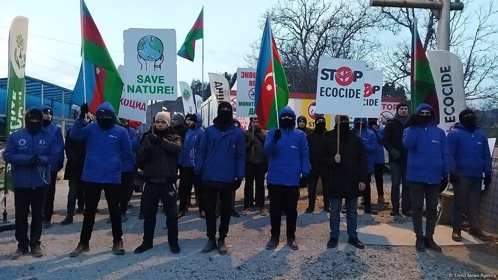 Peaceful protest continues on Azerbaijan's Lachin-Khankendi road despite cold weather (PHOTO)