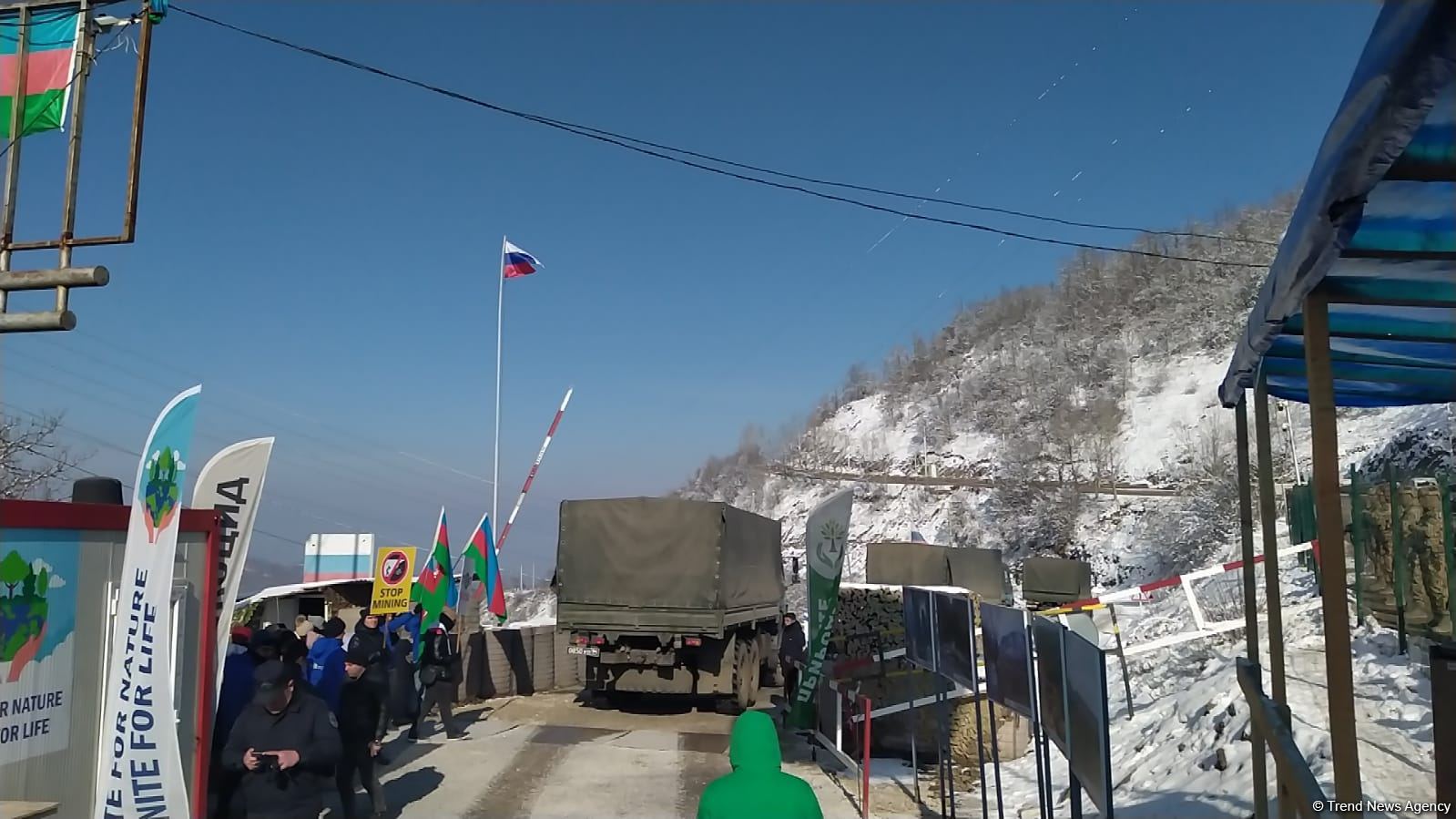 More supply vehicles of Russian peacekeepers move freely along Azerbaijan's Lachin-Khankendi road (PHOTO/VIDEO)