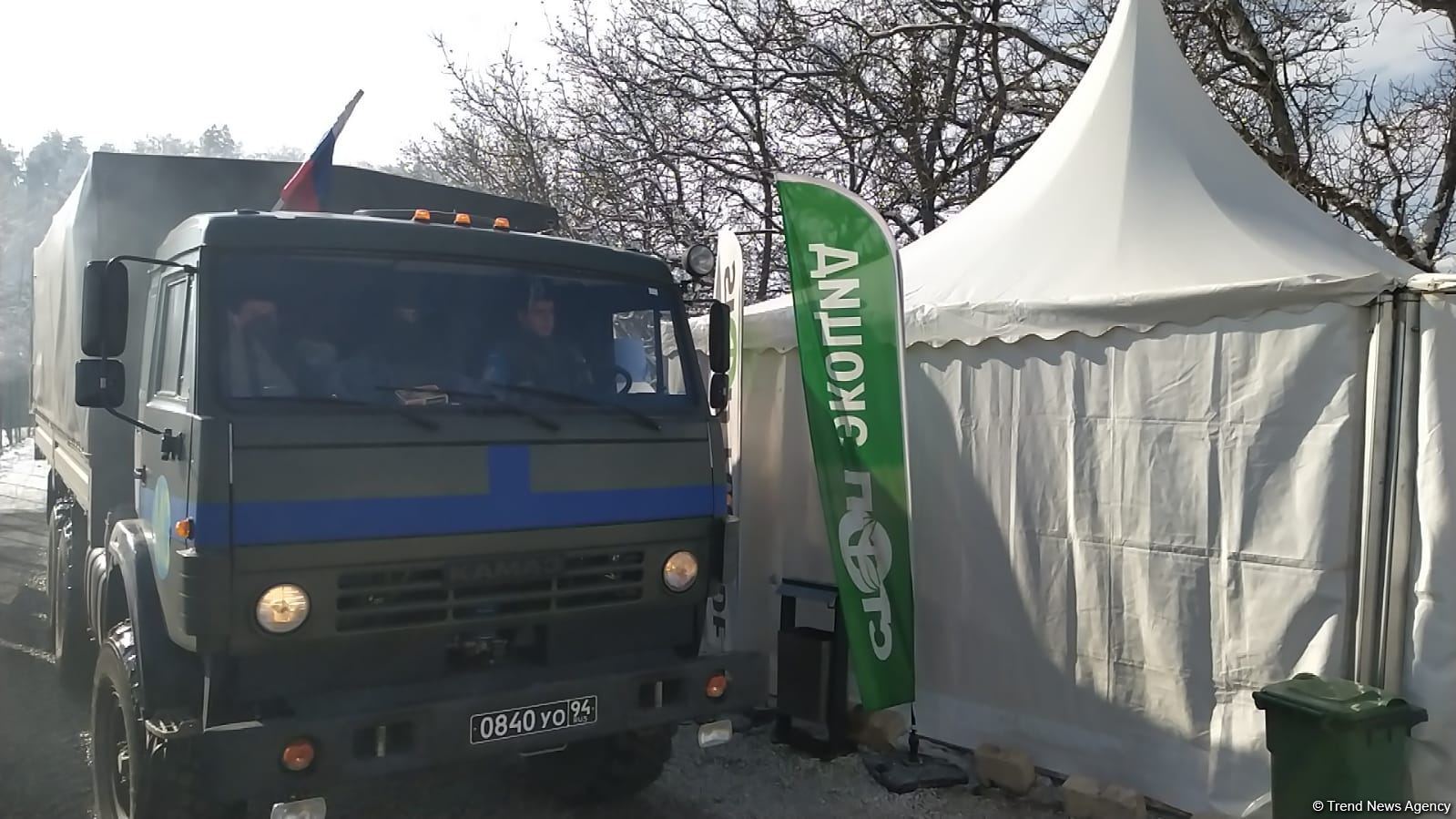 More supply vehicles of Russian peacekeepers move freely along Azerbaijan's Lachin-Khankendi road (PHOTO/VIDEO)