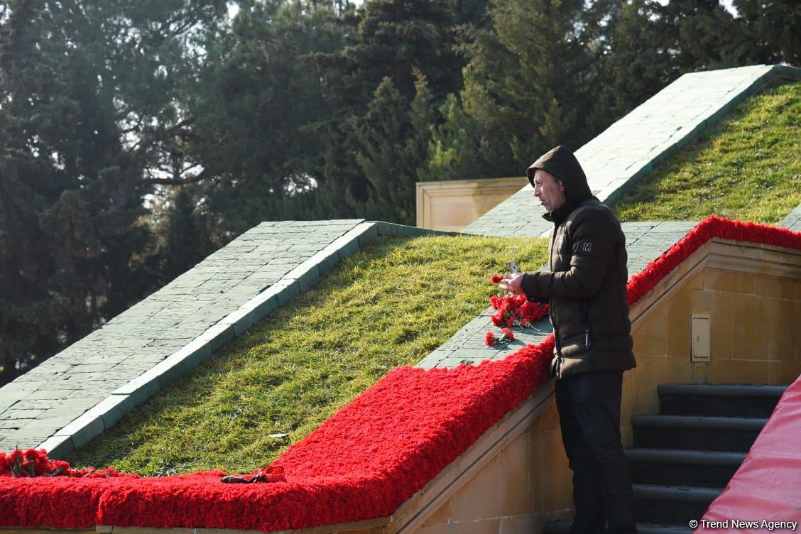 Baku prepares for commemoration of 33rd anniversary of January 20 tragedy (PHOTO)