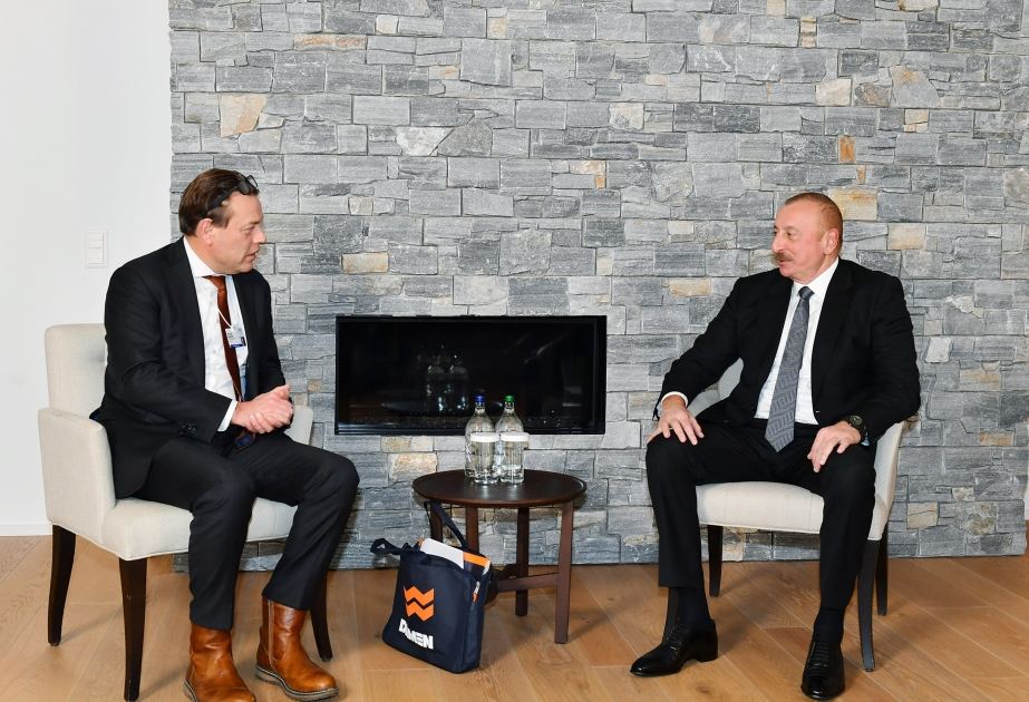 President Ilham Aliyev arrives in Switzerland, meets CEO of Damen Shipyards Group (VIDEO)