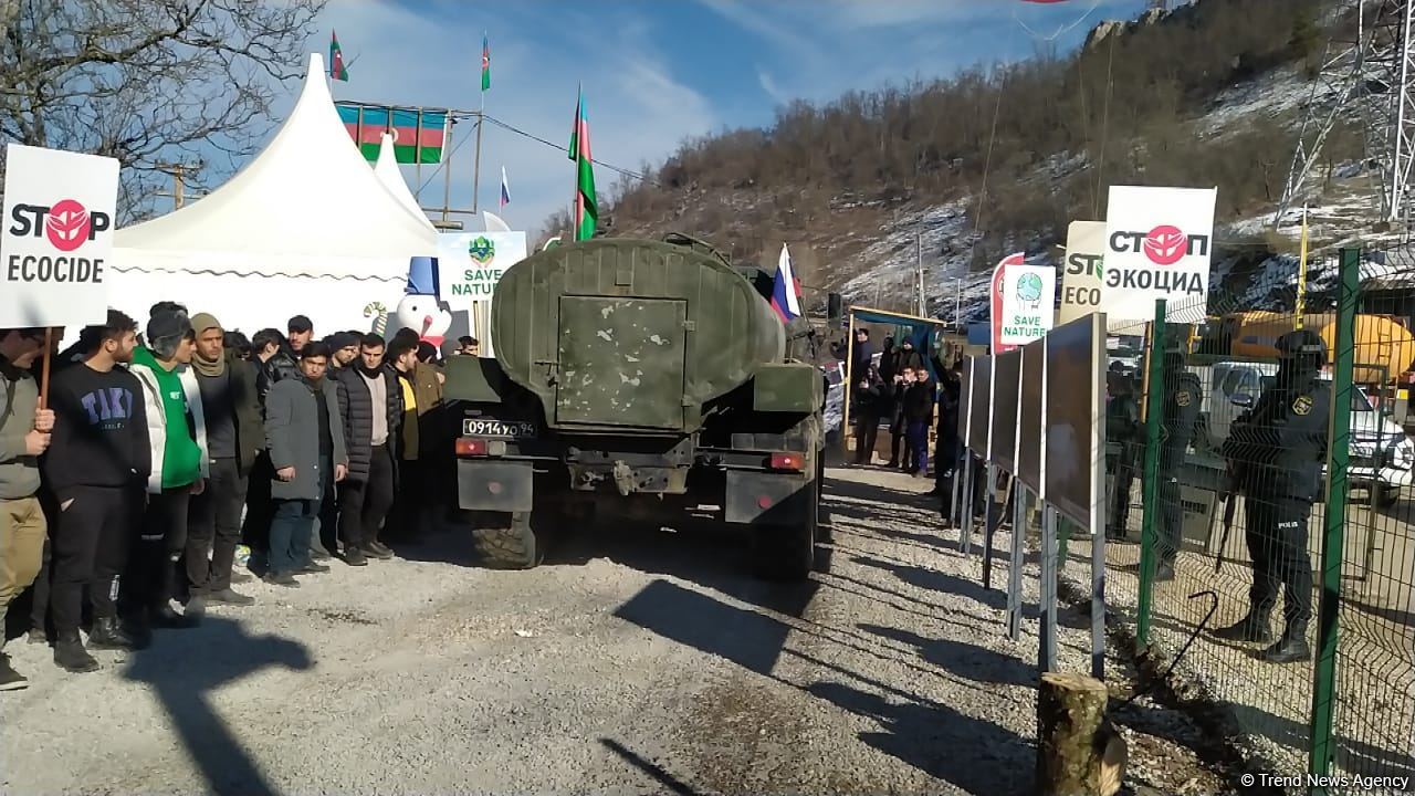More vehicles of Russian peacekeepers drive freely along Azerbaijan's Lachin-Khankendi road (PHOTO)