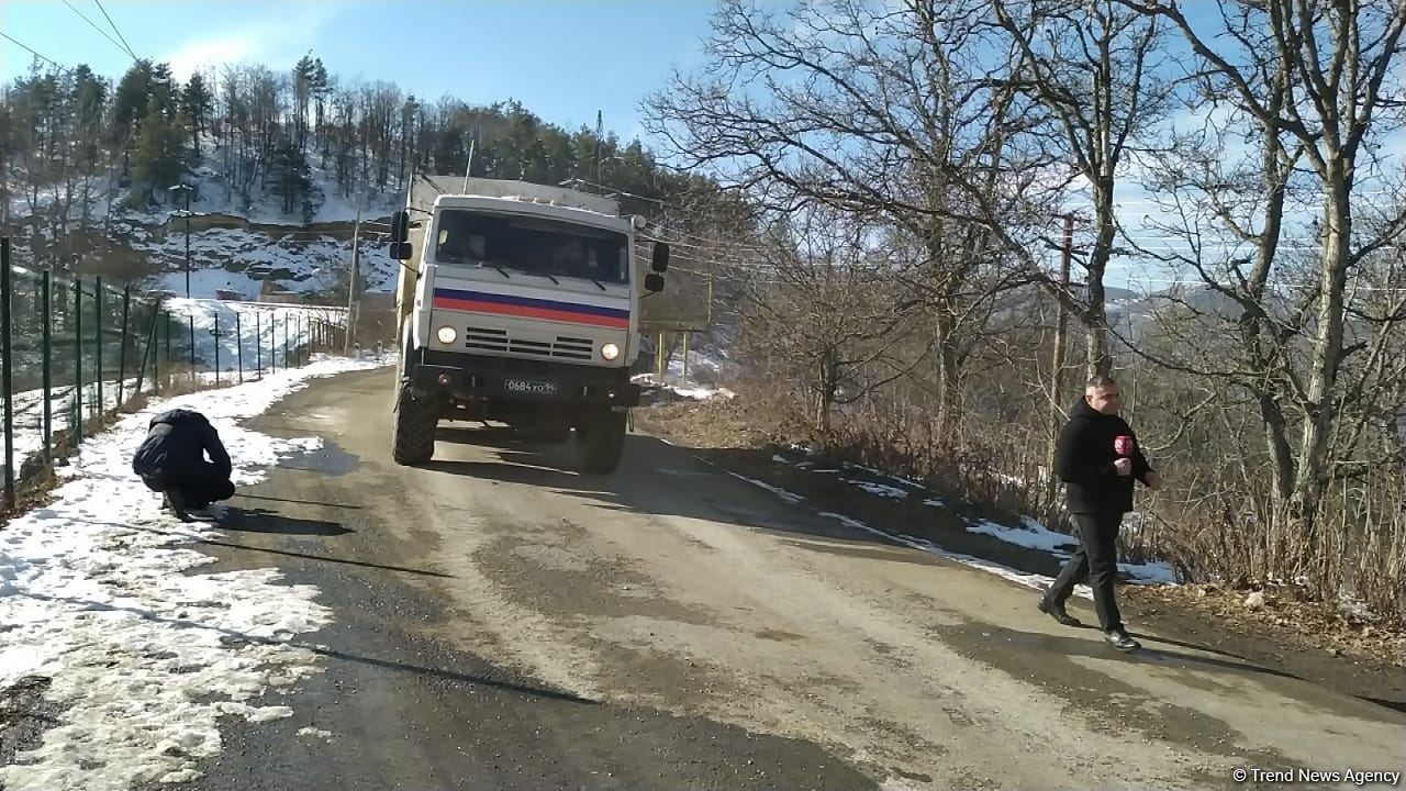 More vehicles of Russian peacekeepers drive freely along Azerbaijan's Lachin-Khankendi road (PHOTO)