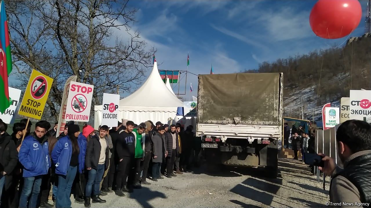 More vehicles of Russian peacekeepers drive freely along Azerbaijan's Lachin-Khankendi road (PHOTO)
