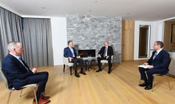 President Ilham Aliyev meets with CEO of Signify in Davos (PHOTO/VIDEO)